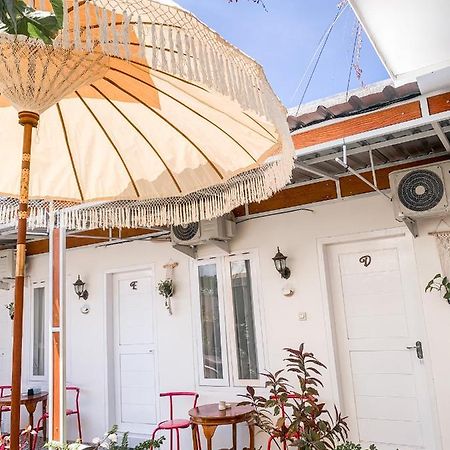 Tropical Paradiso Homestay バニュワンギ エクステリア 写真