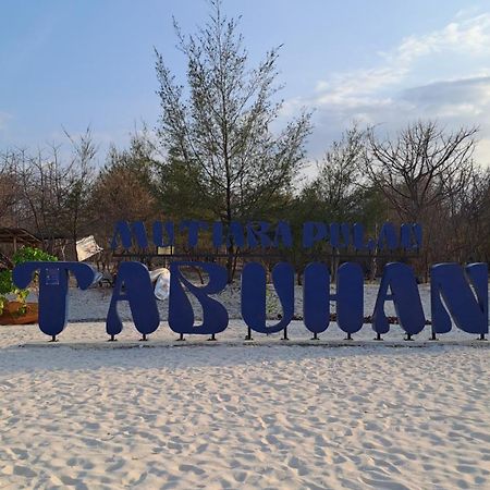 Tropical Paradiso Homestay バニュワンギ エクステリア 写真