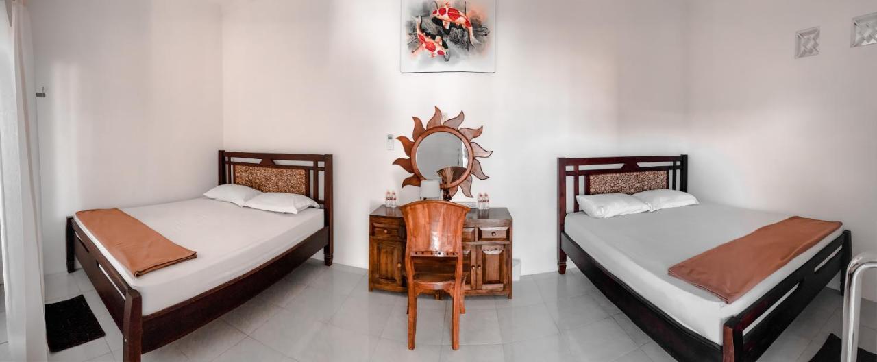 Tropical Paradiso Homestay バニュワンギ エクステリア 写真
